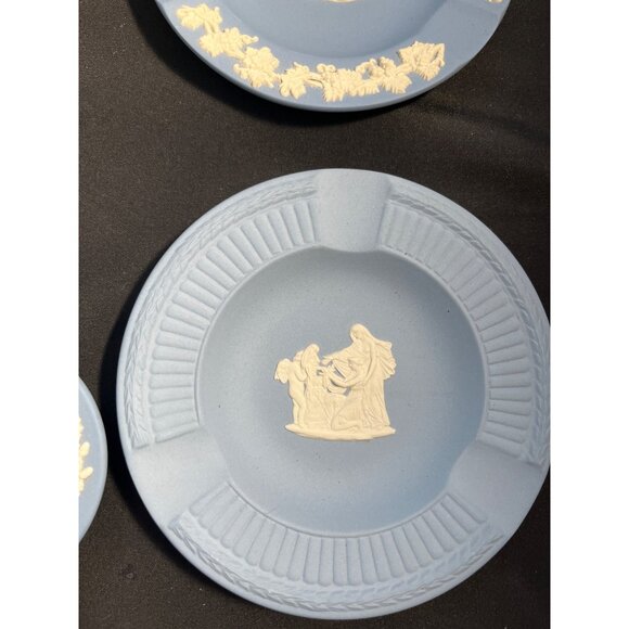 Wedgewood Vintage Blue Jasperware Ashtray Trinket Dish Set of 4 - Picture 3 of 13